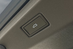 sininen Volkswagen ID.7 2023 kuva 15.