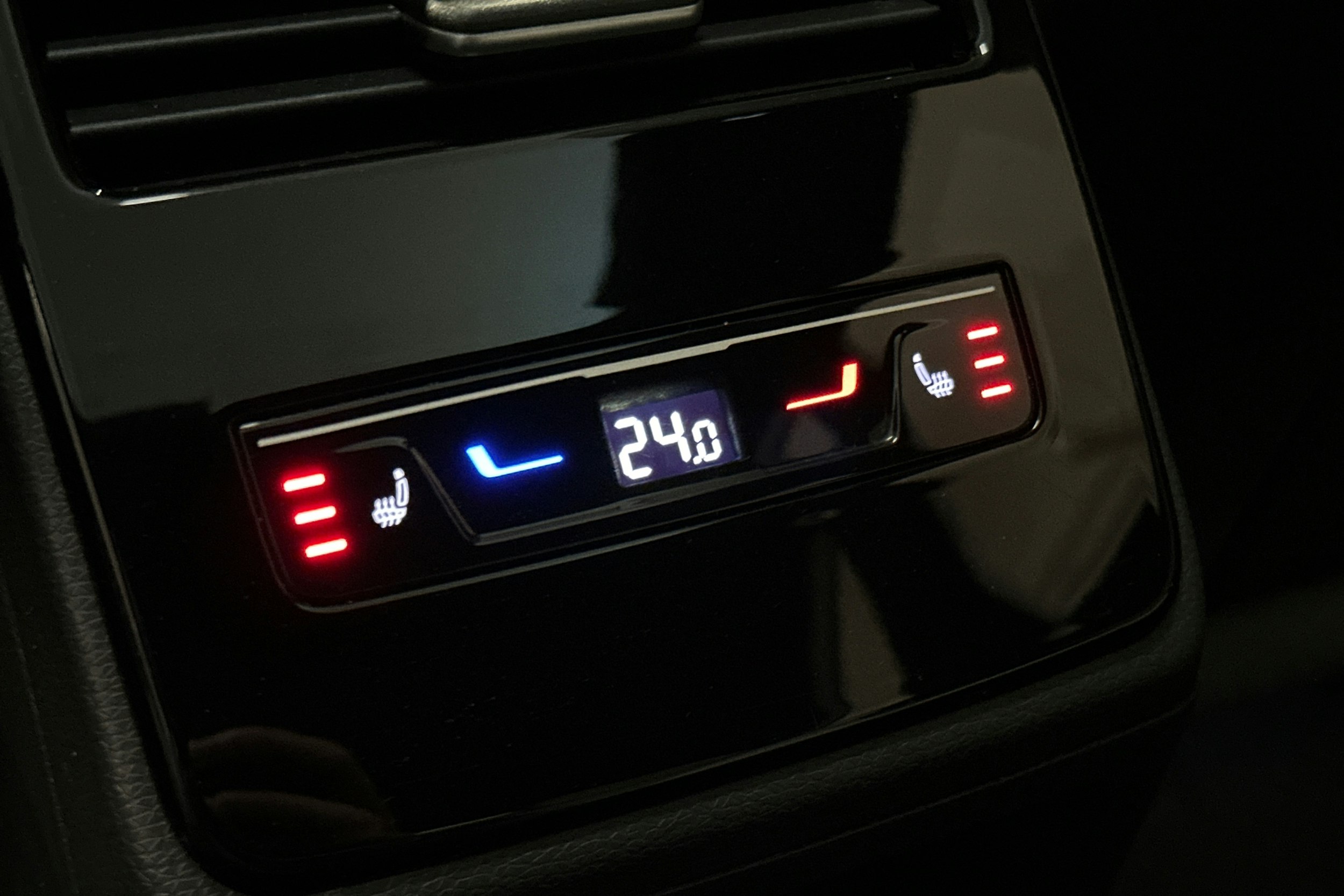 sininen Volkswagen ID.7 2023 kuva 17.