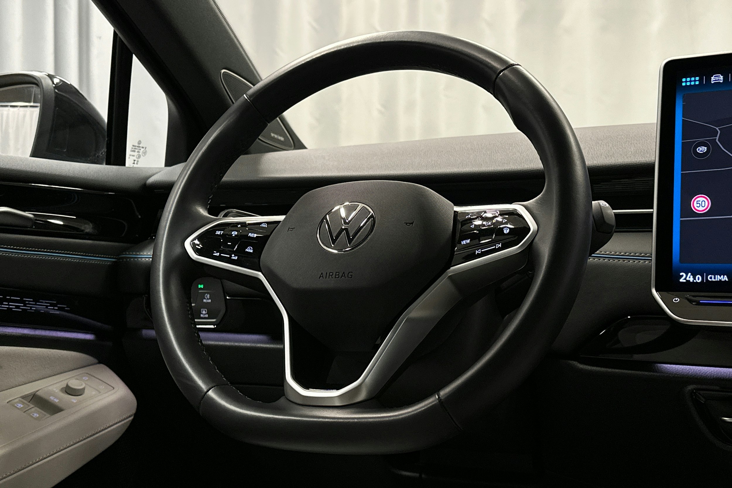 sininen Volkswagen ID.7 2023 kuva 21.