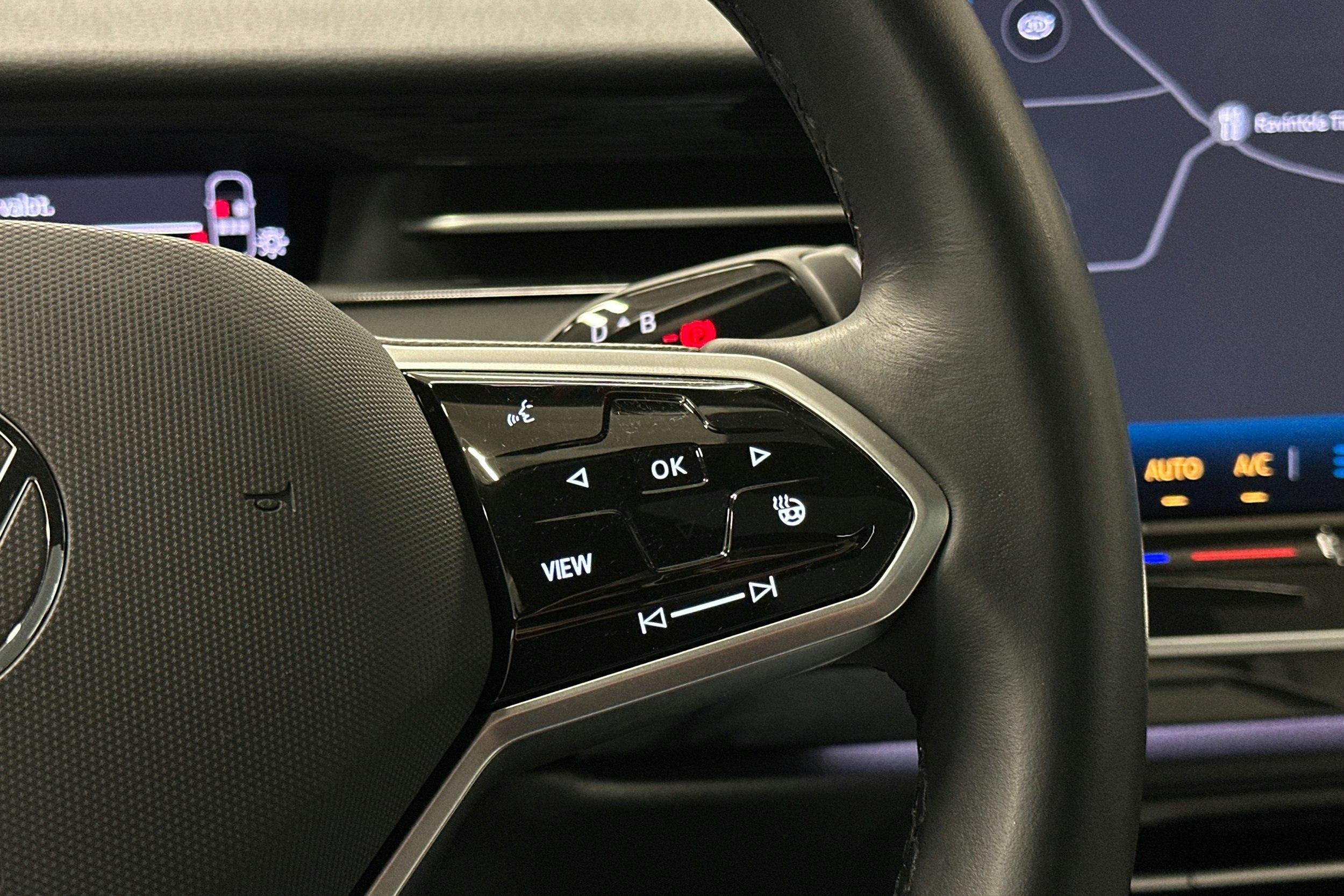 sininen Volkswagen ID.7 2023 kuva 23.