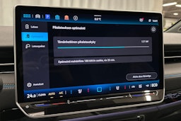 sininen Volkswagen ID.7 2023 kuva 28.