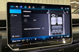 sininen Volkswagen ID.7 2023 kuva 29.