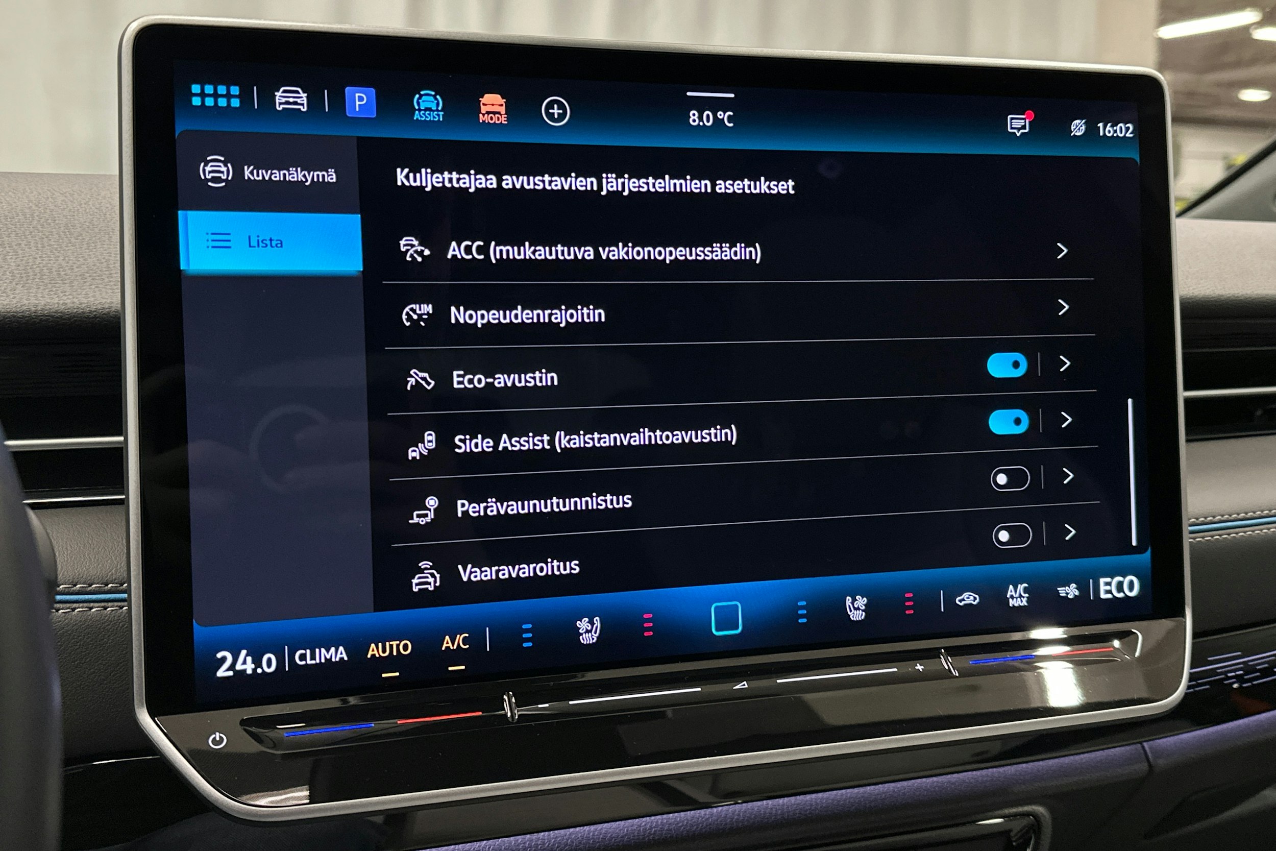 sininen Volkswagen ID.7 2023 kuva 31.