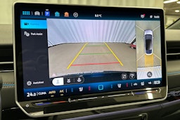 sininen Volkswagen ID.7 2023 kuva 35.