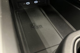 sininen Volkswagen ID.7 2023 kuva 36.