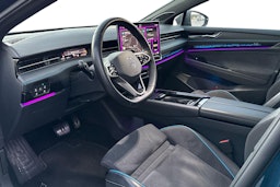 sininen Volkswagen ID.7 2023 kuva 3.