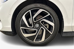 valkoinen Volkswagen ID.7 2024 kuva 9.