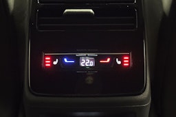 valkoinen Volkswagen ID.7 2024 kuva 14.