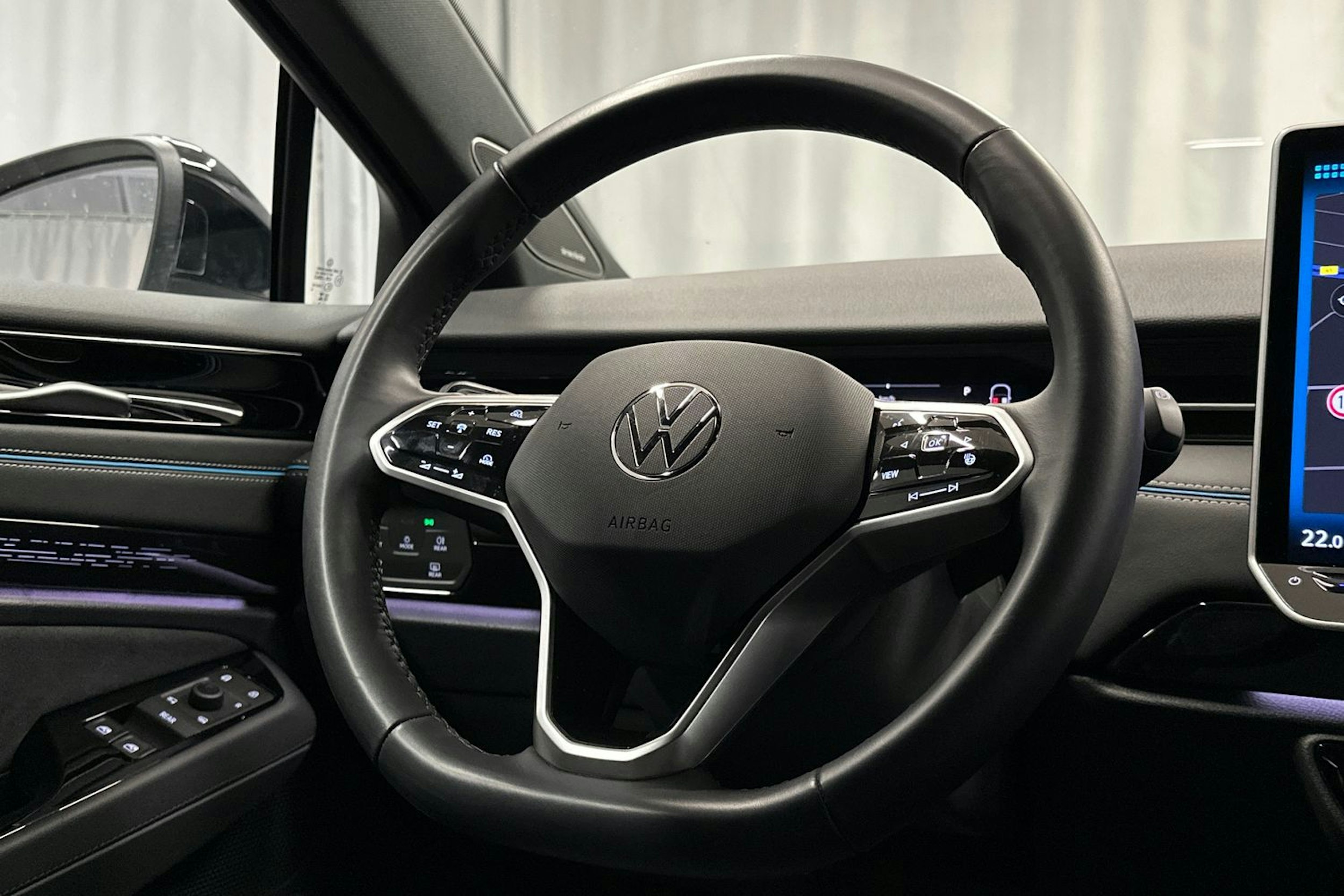 valkoinen Volkswagen ID.7 2024 kuva 15.