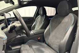 valkoinen Volkswagen ID.7 2024 kuva 16.