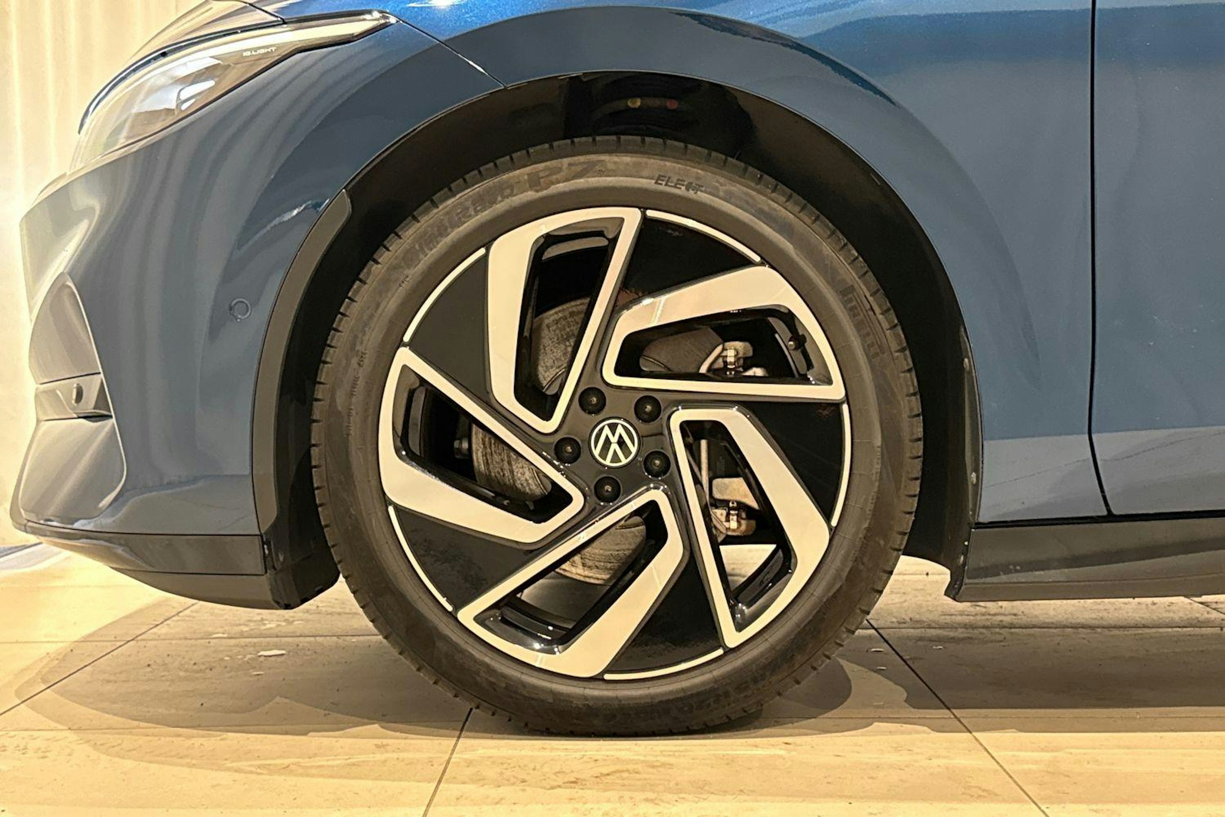 met. sininen Volkswagen ID.7 2025 kuva 11.
