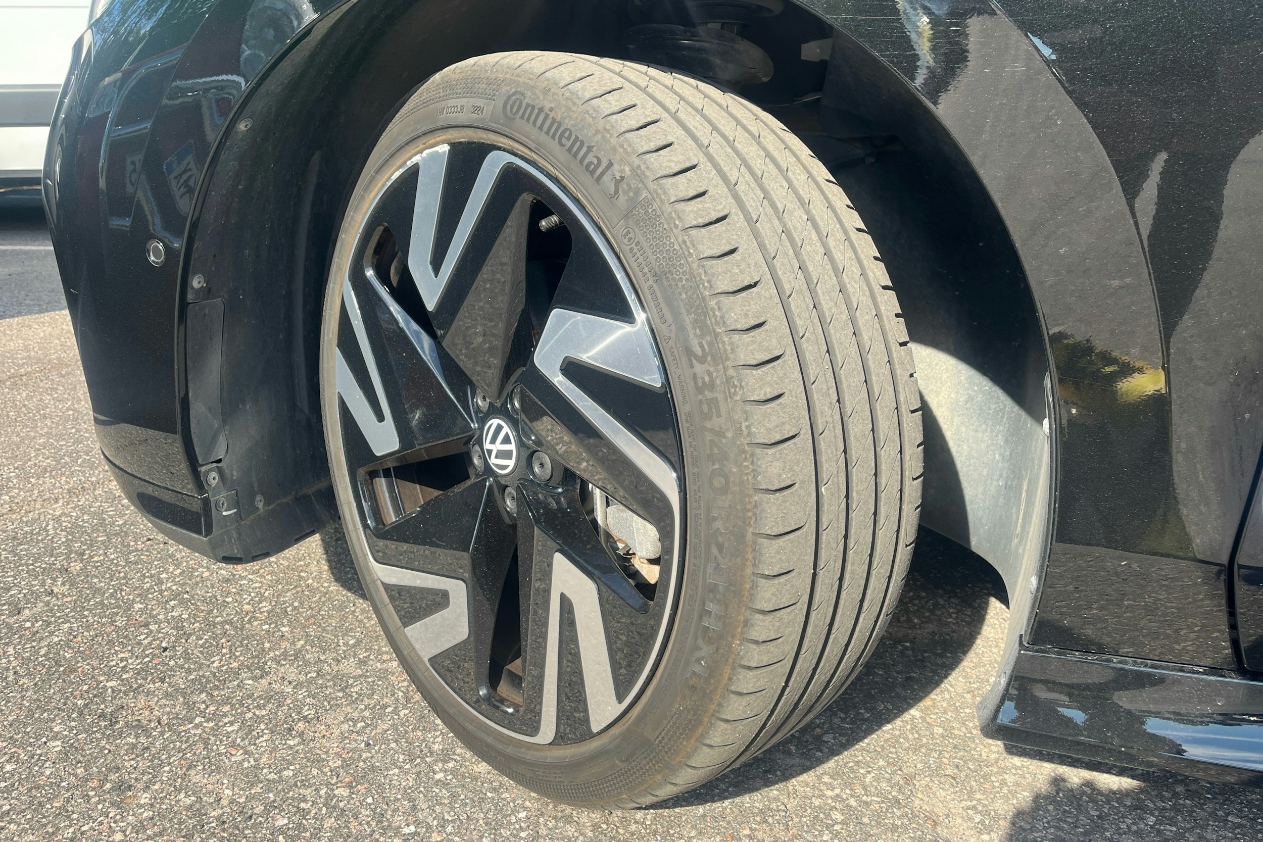 musta Volkswagen ID.7 2024 kuva 10.