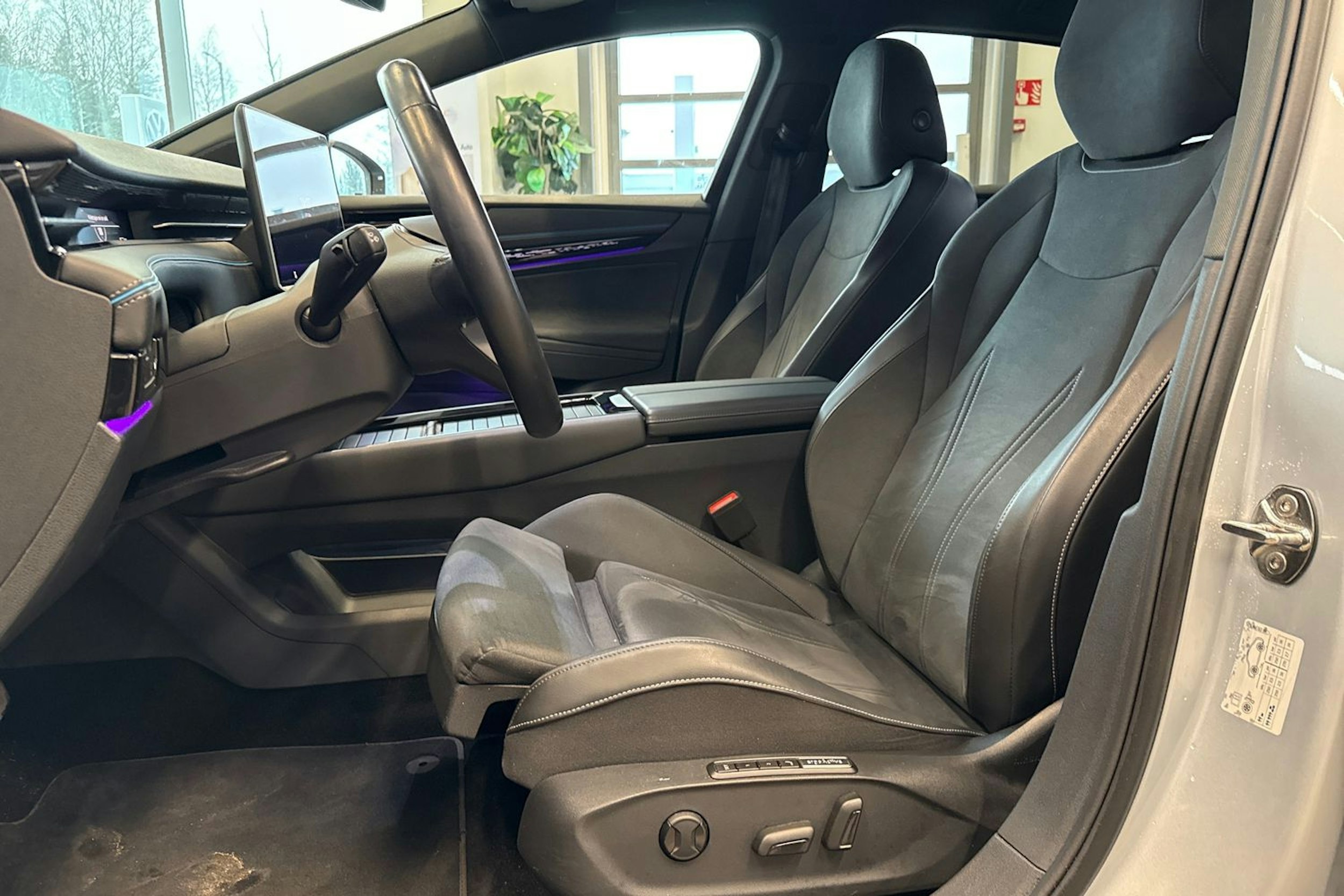 harmaa Volkswagen ID.7 2024 kuva 22.