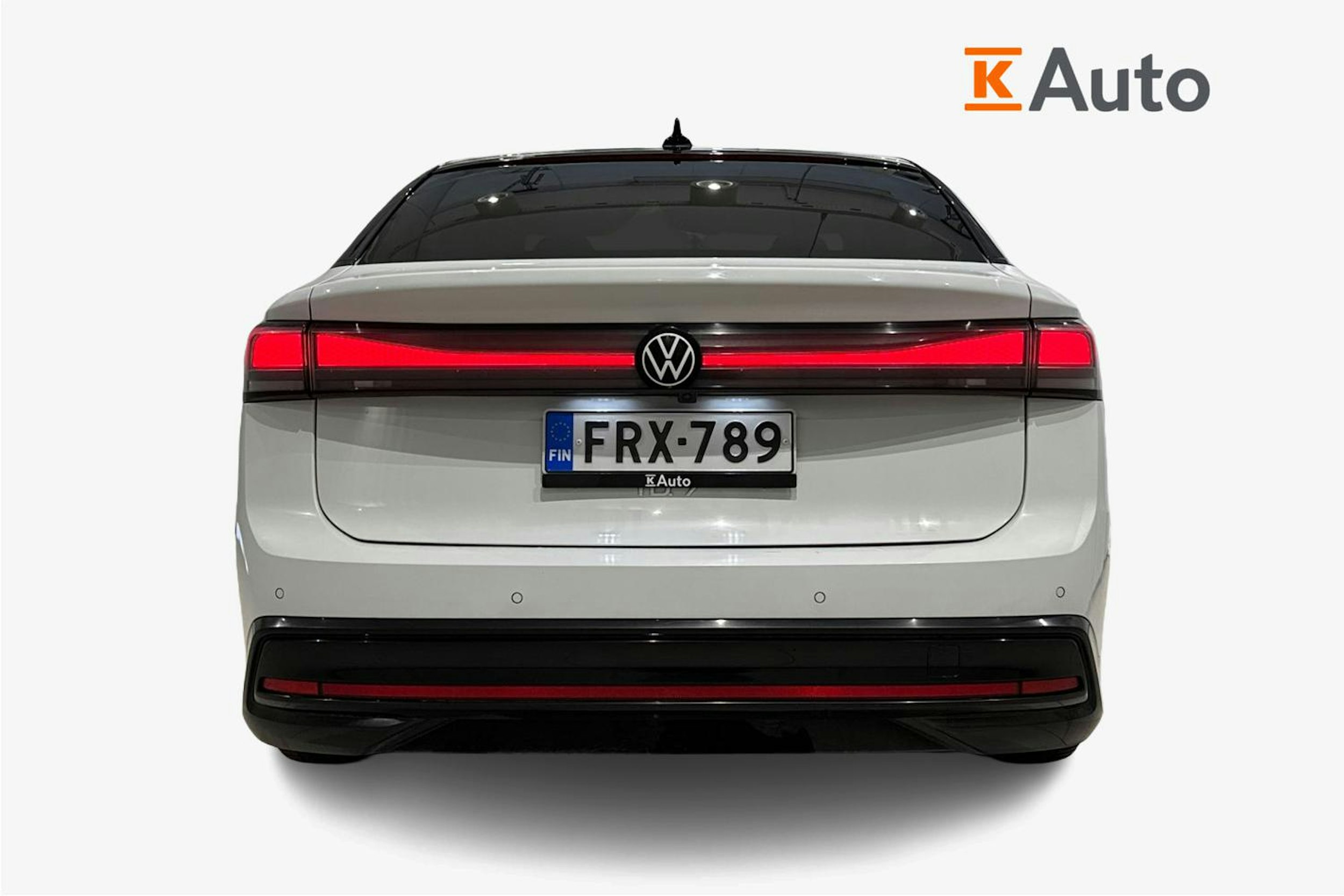 valkoinen Volkswagen ID.7 2024 kuva 3.