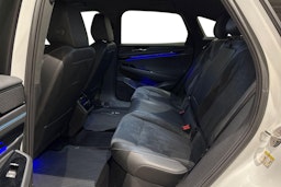 valkoinen Volkswagen ID.7 2024 kuva 10.