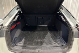 valkoinen Volkswagen ID.7 2024 kuva 15.