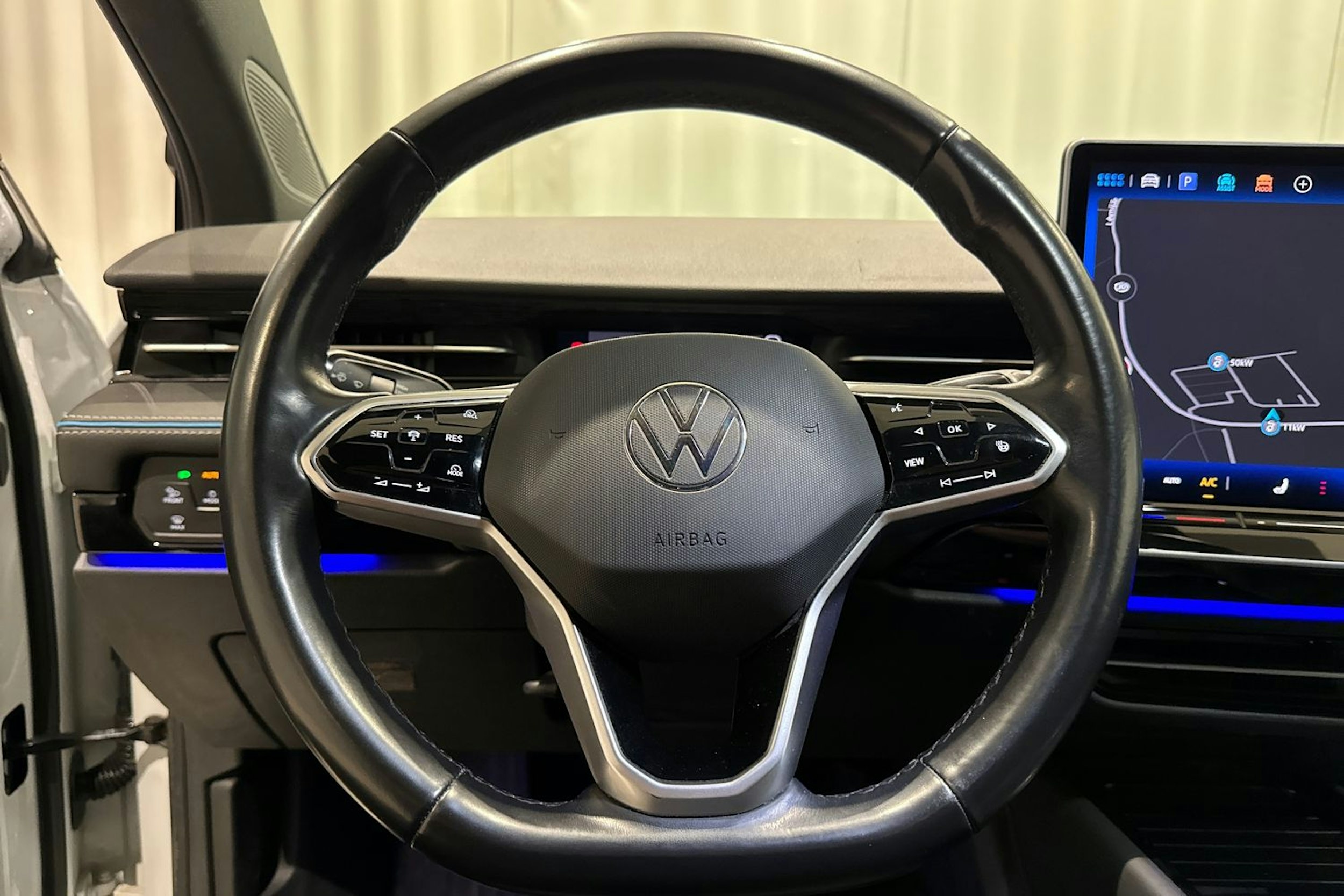 valkoinen Volkswagen ID.7 2024 kuva 18.