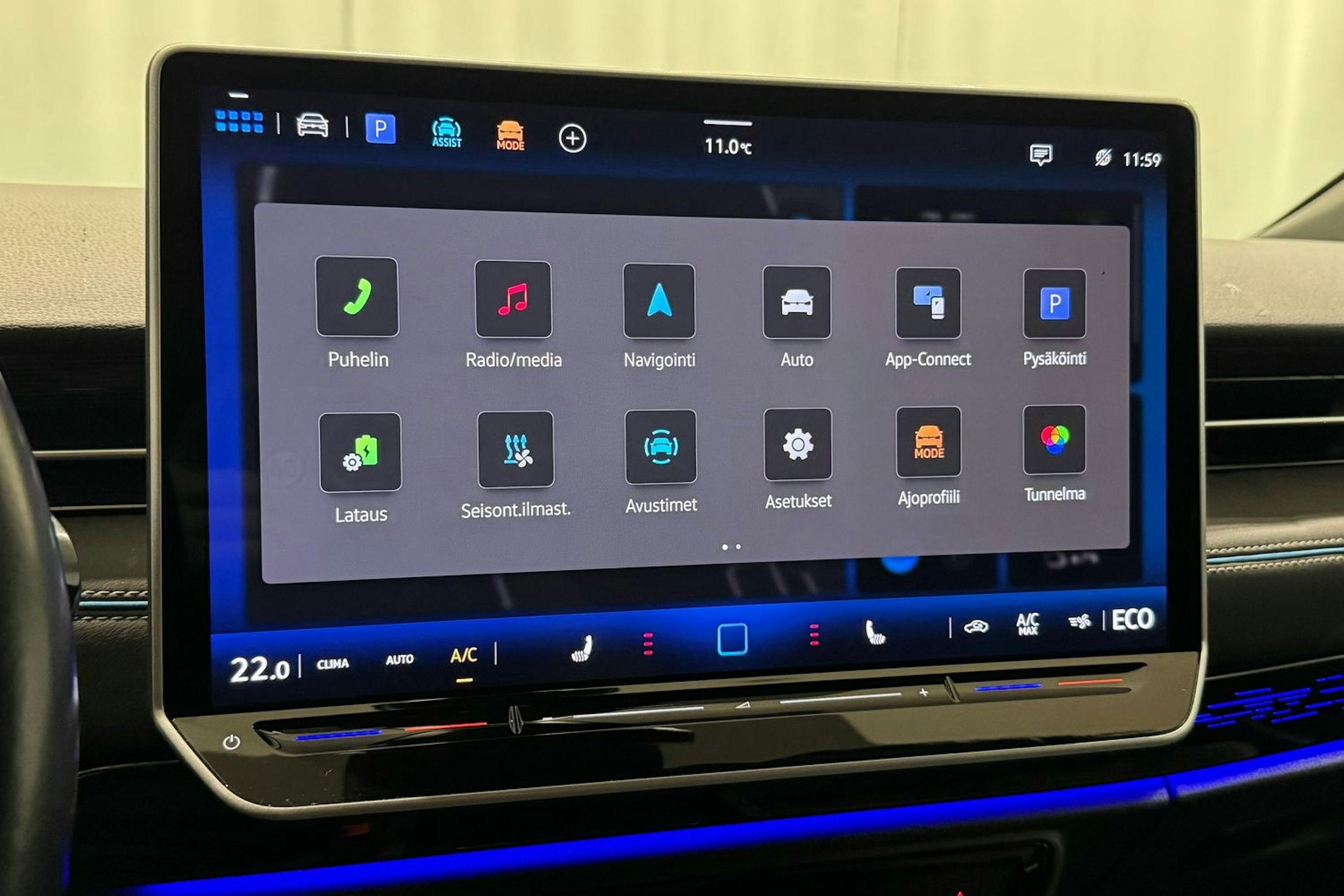 valkoinen Volkswagen ID.7 2024 kuva 21.