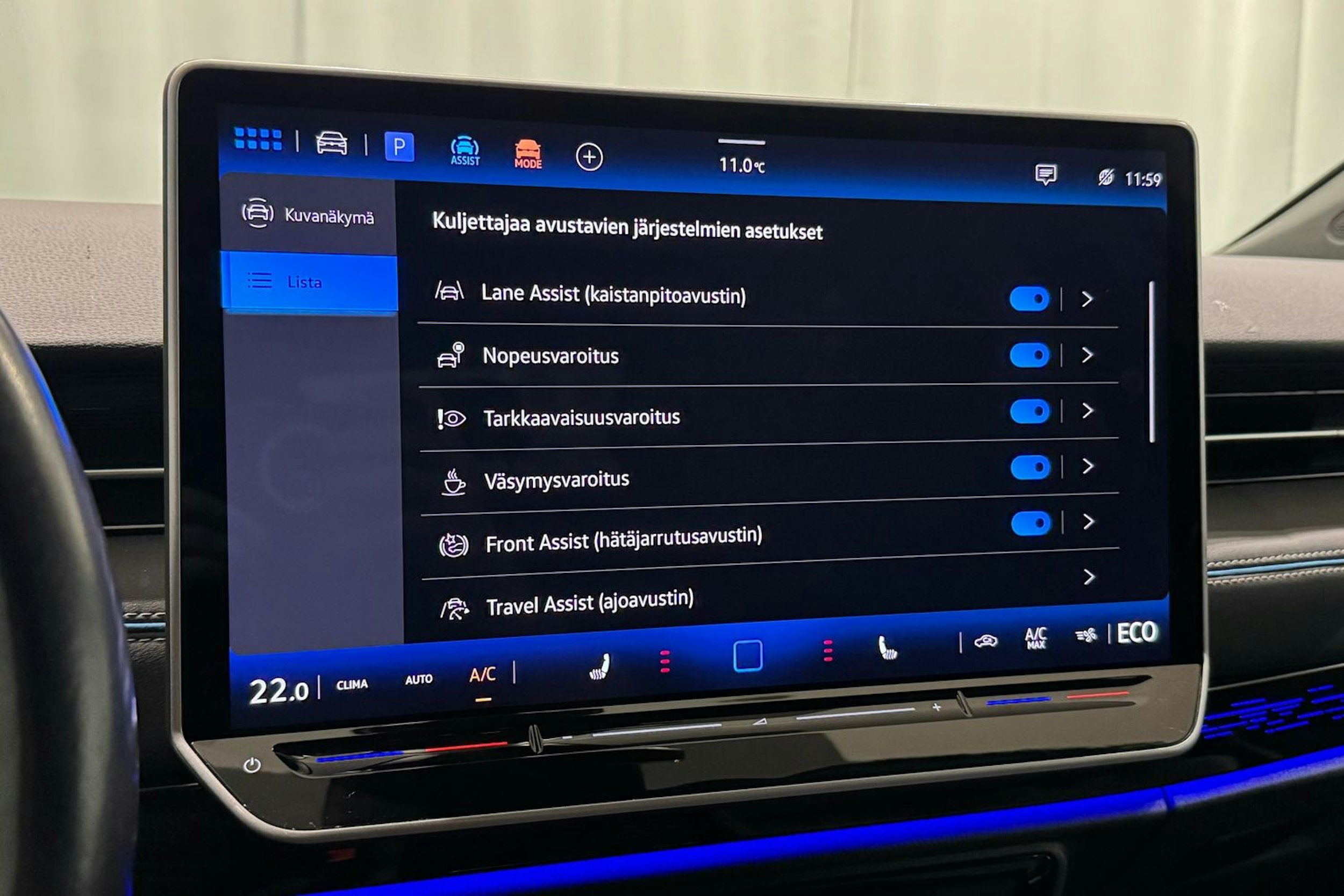 valkoinen Volkswagen ID.7 2024 kuva 27.