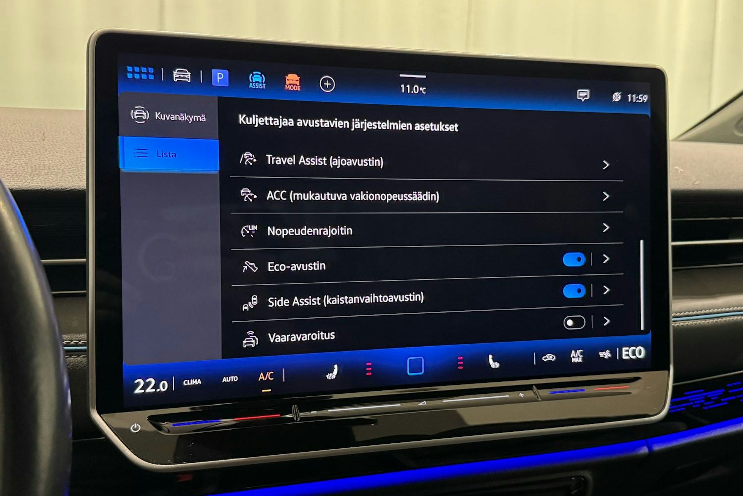 valkoinen Volkswagen ID.7 2024 kuva 28.