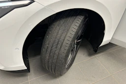 valkoinen Volkswagen ID.7 2024 kuva 10.