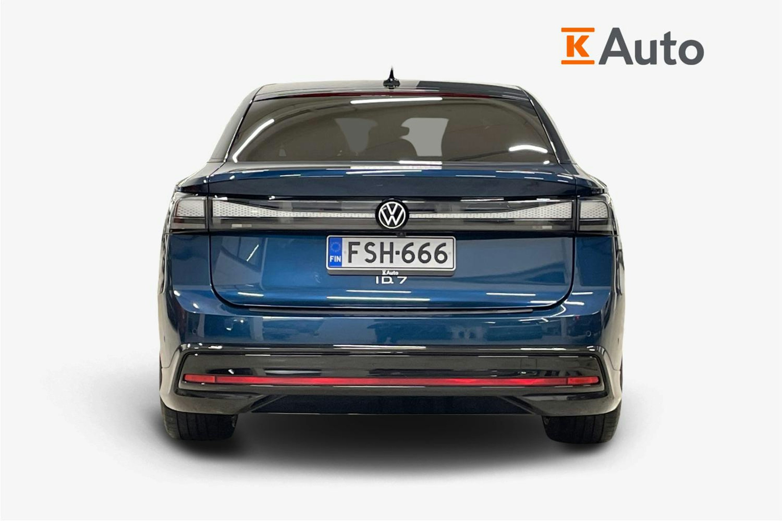 sininen Volkswagen ID.7 2024 kuva 3.