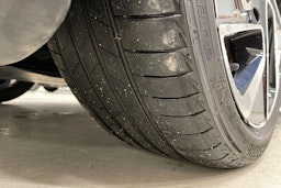 sininen Volkswagen ID.7 2024 kuva 13.