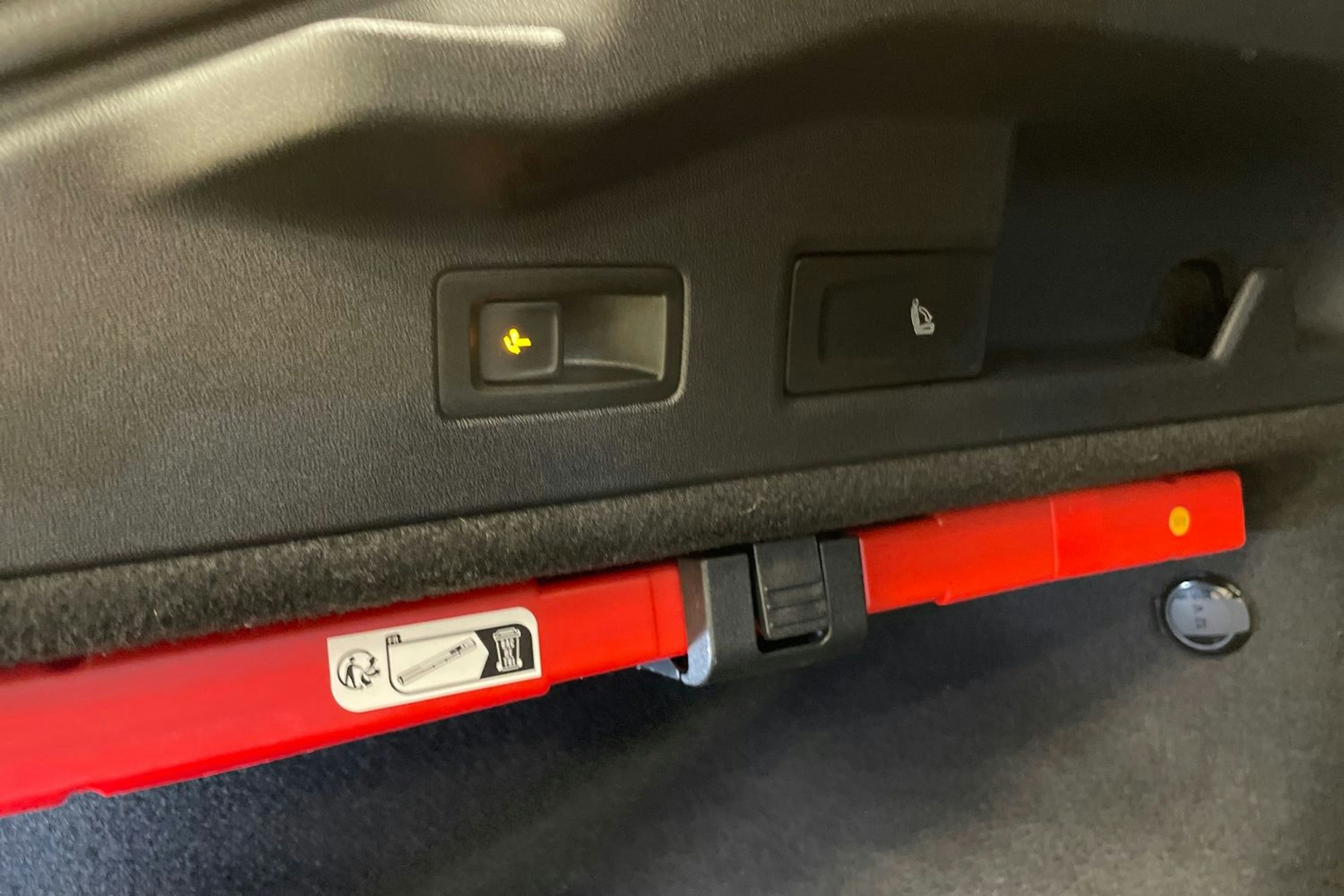 sininen Volkswagen ID.7 2024 kuva 16.