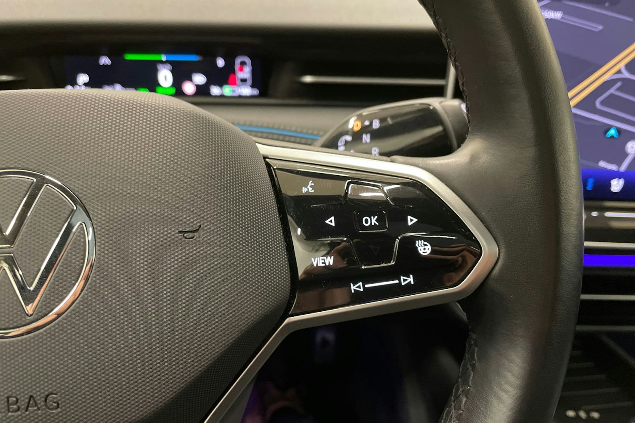 sininen Volkswagen ID.7 2024 kuva 24.