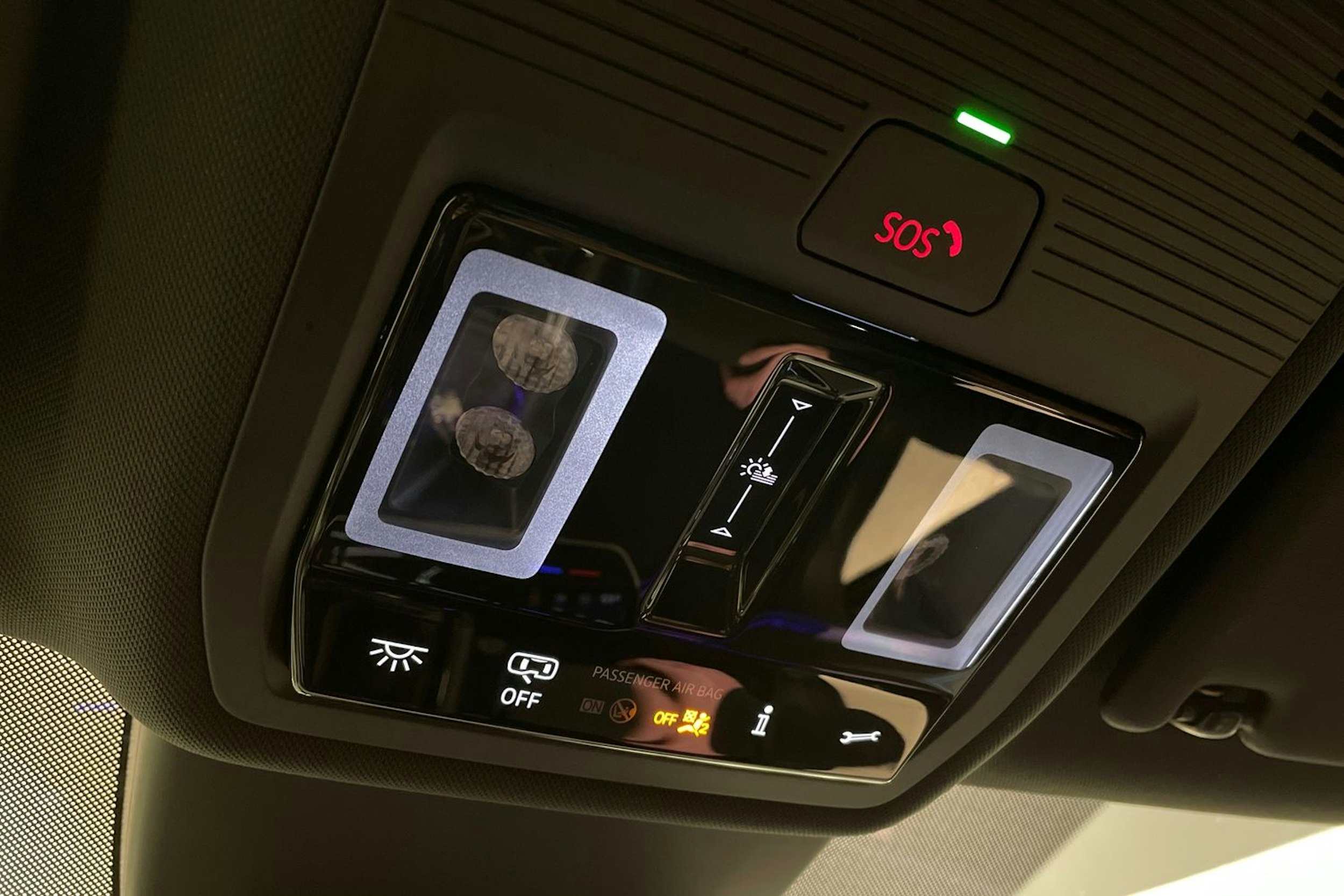 sininen Volkswagen ID.7 2024 kuva 27.