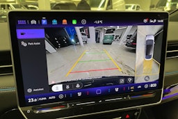 sininen Volkswagen ID.7 2024 kuva 28.