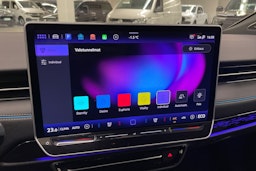 sininen Volkswagen ID.7 2024 kuva 31.