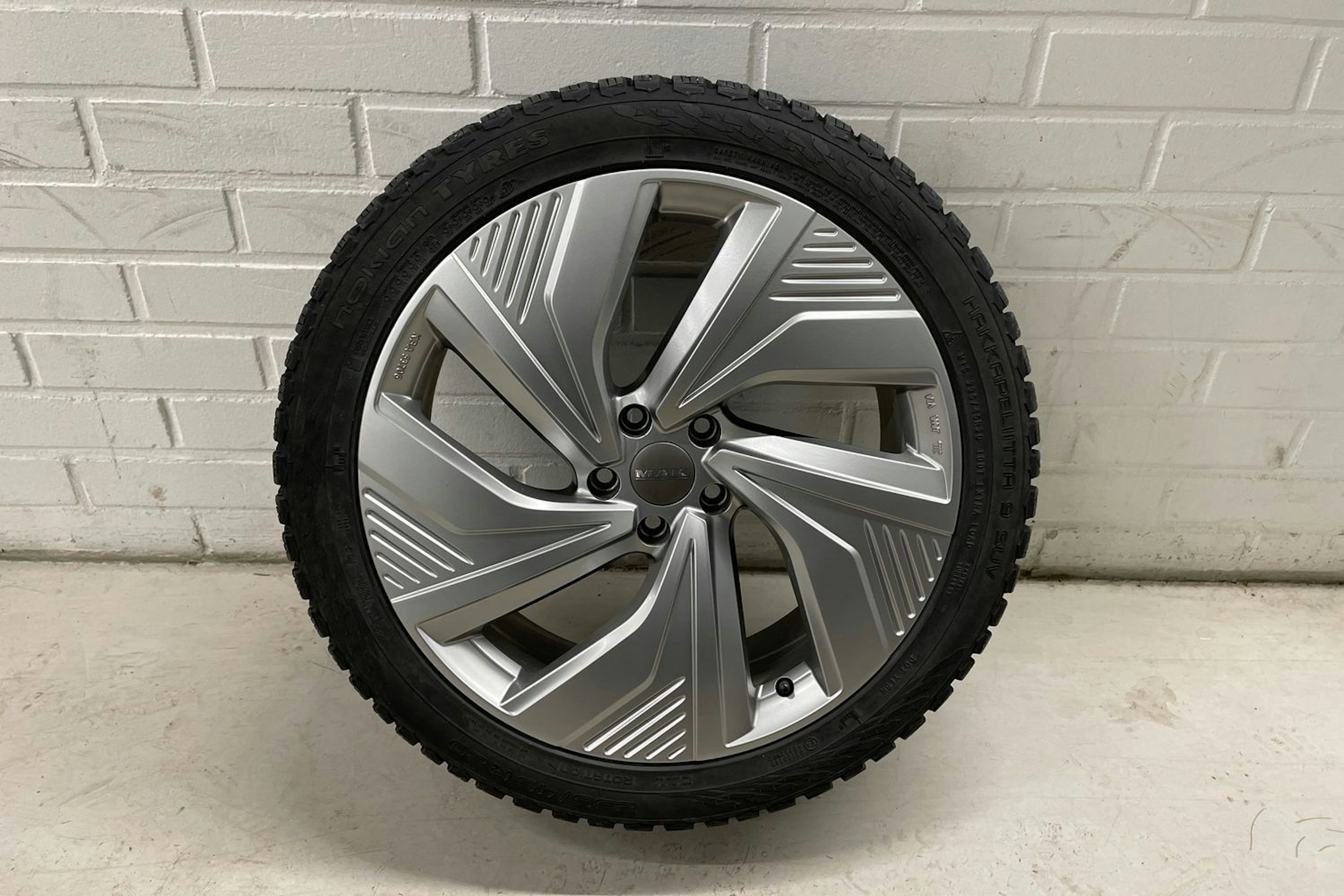 sininen Volkswagen ID.7 2024 kuva 35.