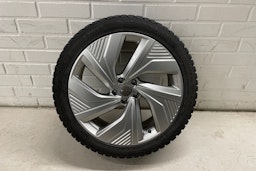 sininen Volkswagen ID.7 2024 kuva 35.