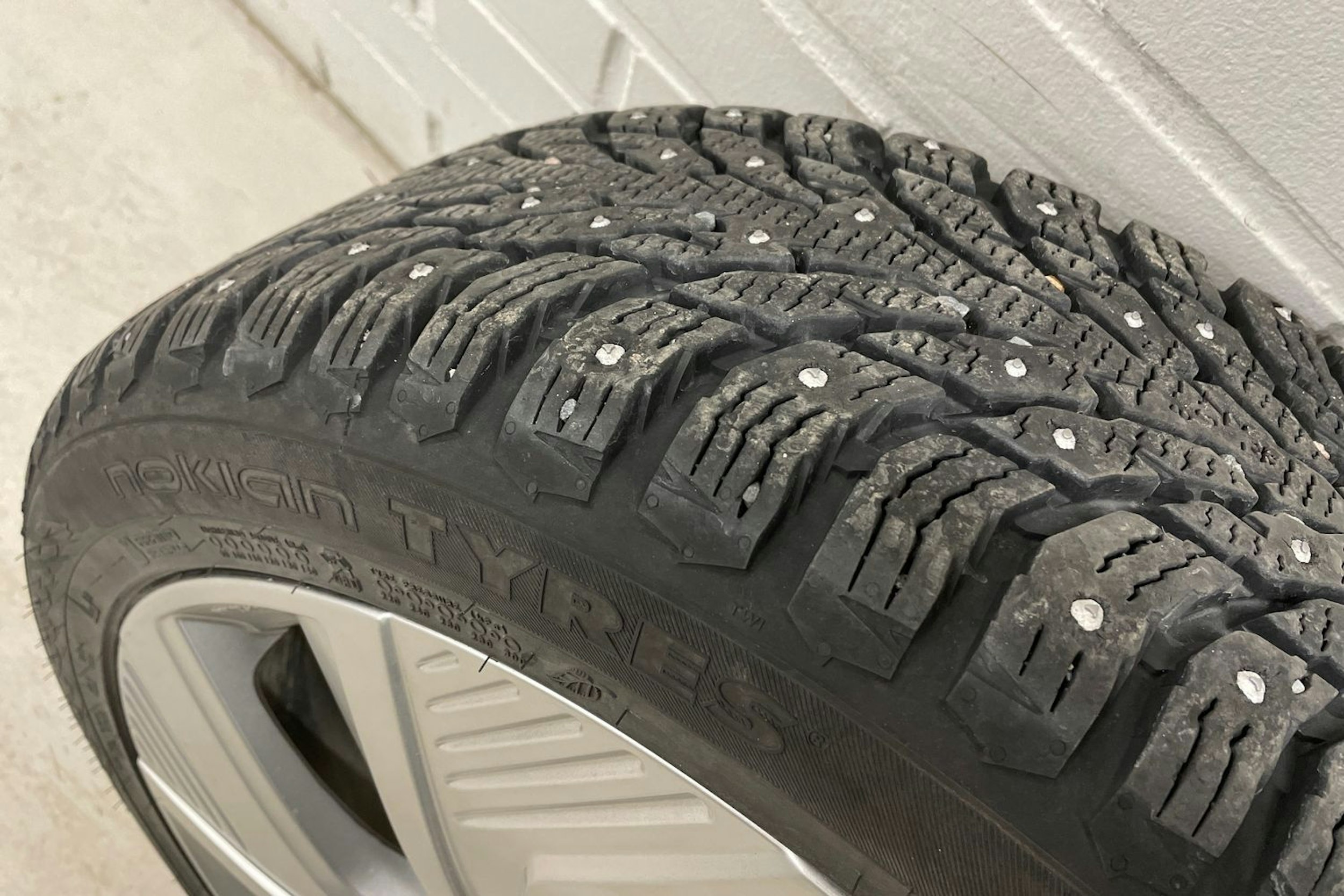 sininen Volkswagen ID.7 2024 kuva 36.