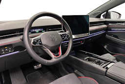 punainen Volkswagen ID.7 2024 kuva 6.