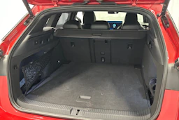 punainen Volkswagen ID.7 2024 kuva 38.