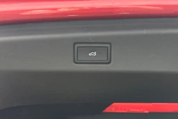 punainen Volkswagen ID.7 2024 kuva 40.