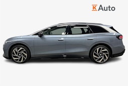 sininen Volkswagen ID.7 2024 kuva 6.