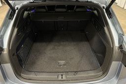 sininen Volkswagen ID.7 2024 kuva 14.