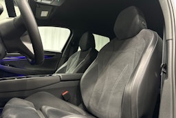 sininen Volkswagen ID.7 2024 kuva 19.