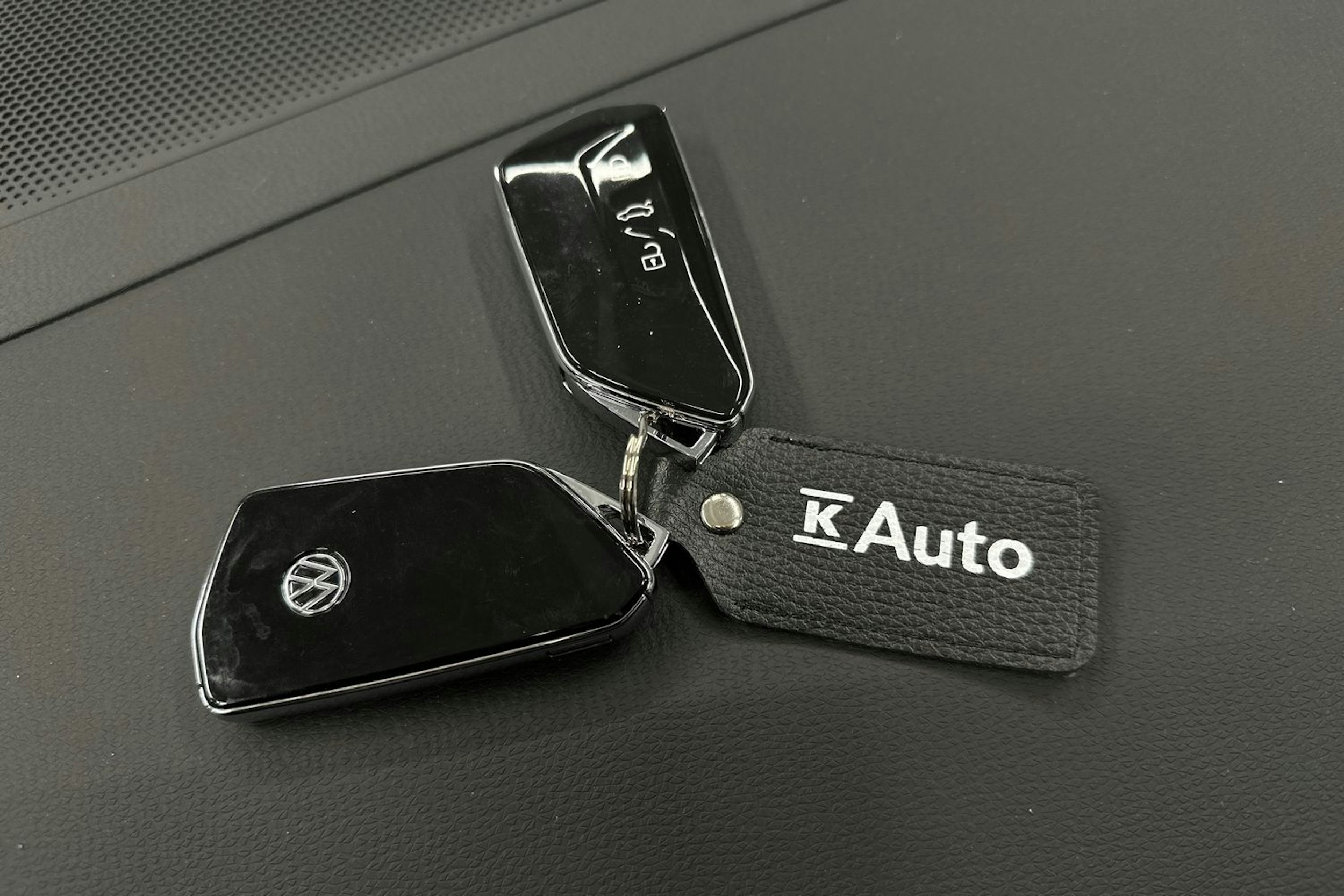sininen Volkswagen ID.7 2024 kuva 38.