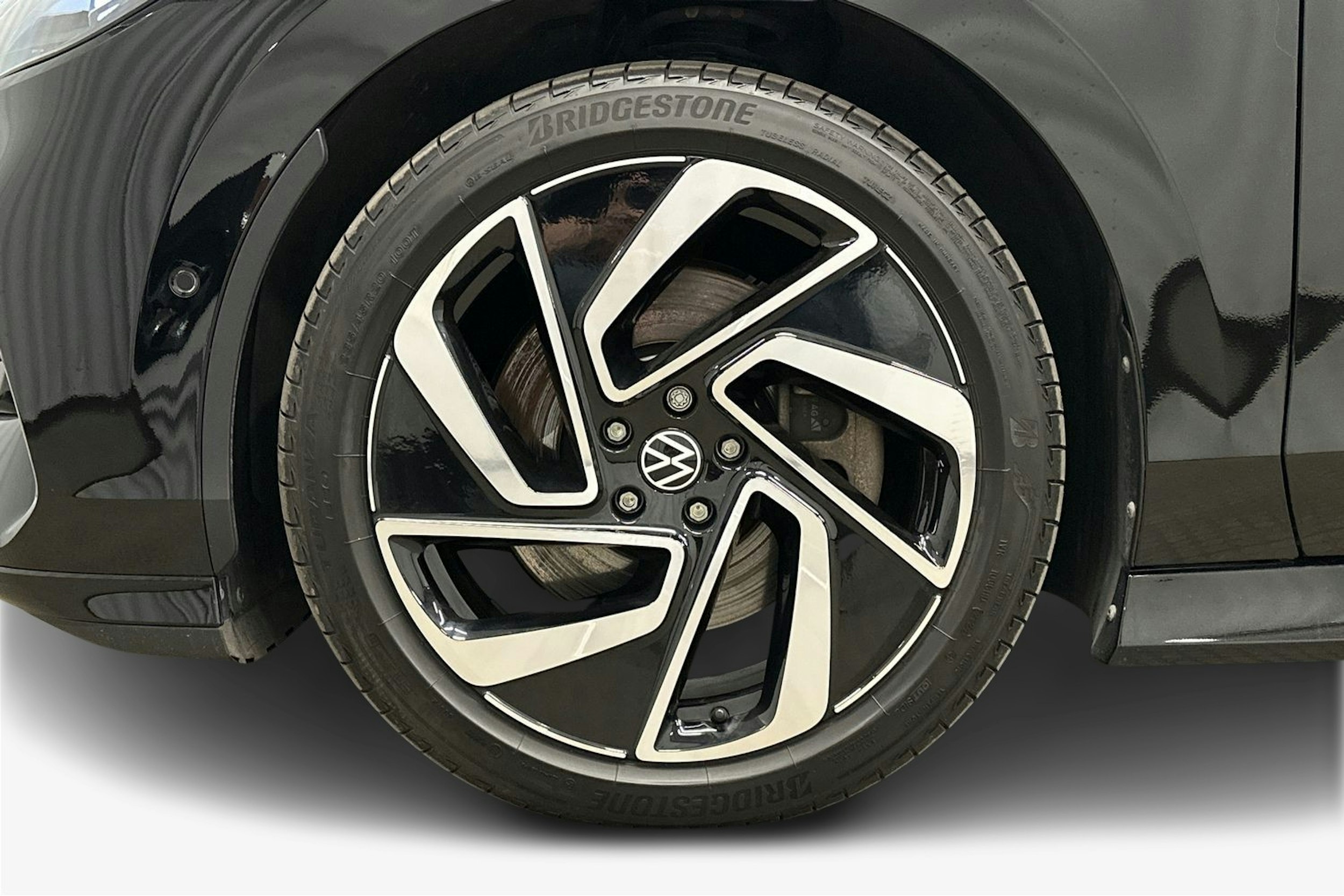 musta Volkswagen ID.7 2025 kuva 11.
