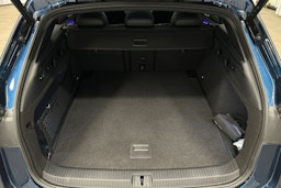 sininen Volkswagen ID.7 2024 kuva 11.