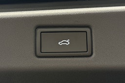 sininen Volkswagen ID.7 2024 kuva 12.