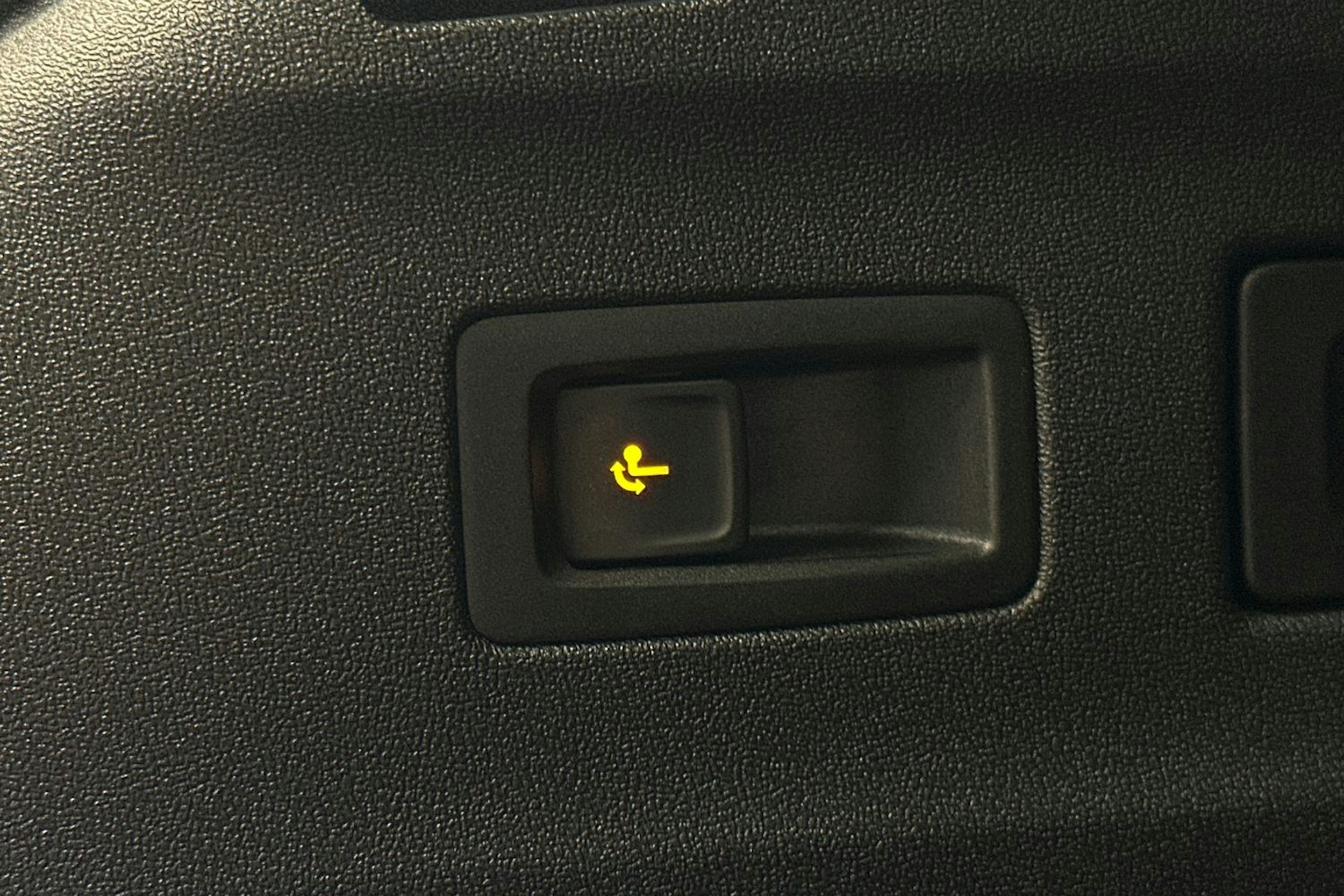 sininen Volkswagen ID.7 2024 kuva 13.