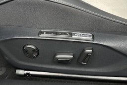 sininen Volkswagen ID.7 2024 kuva 18.