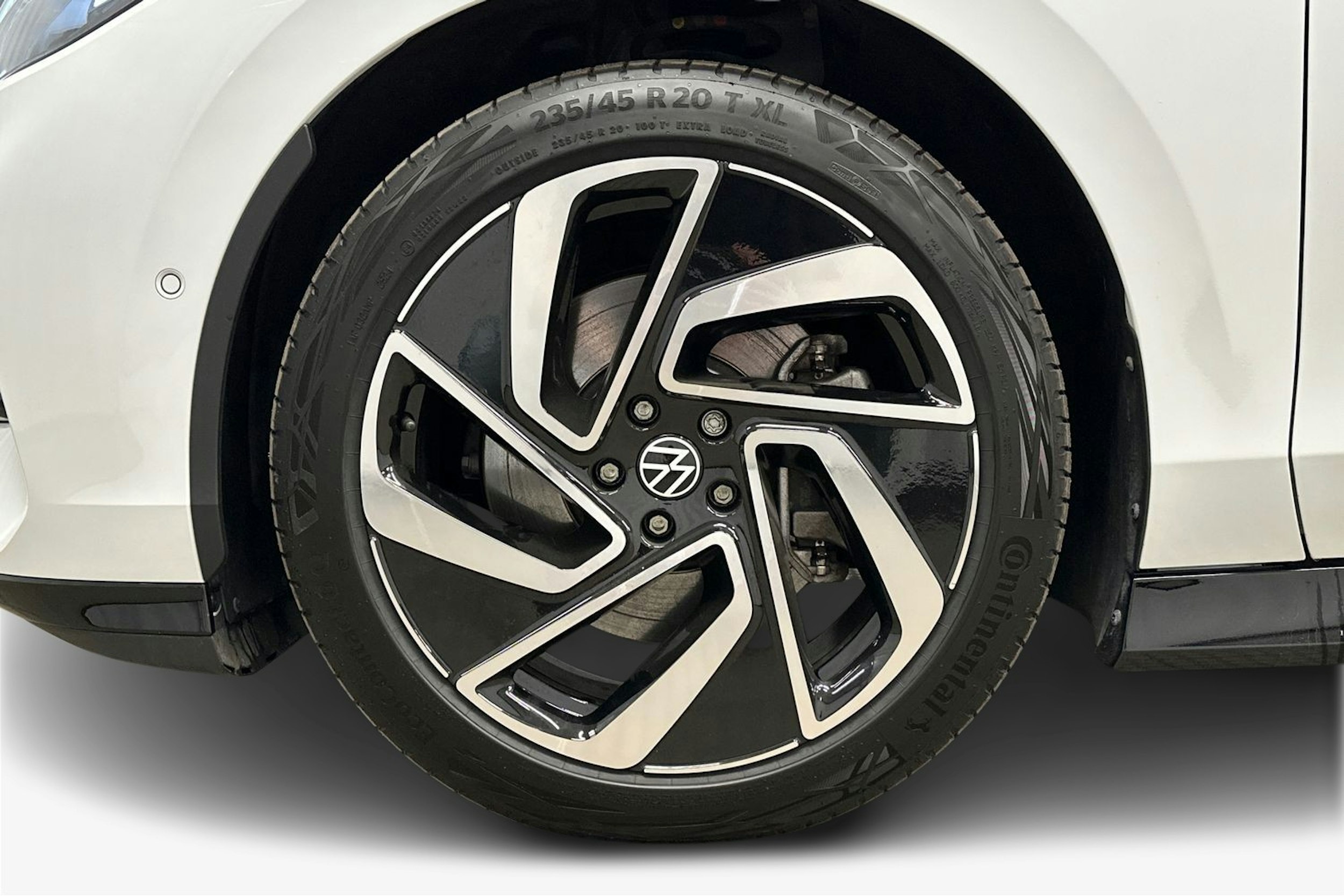 valkoinen Volkswagen ID.7 2025 kuva 11.