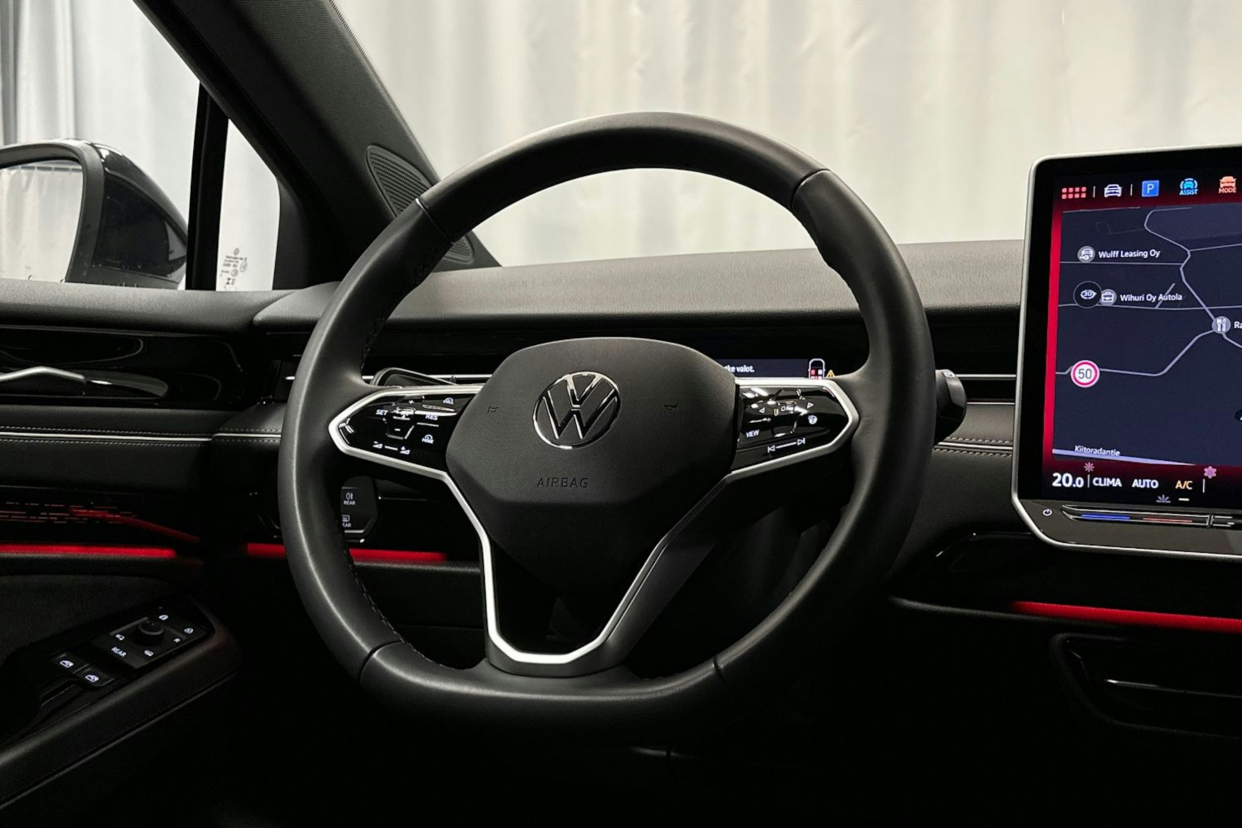valkoinen Volkswagen ID.7 2025 kuva 18.