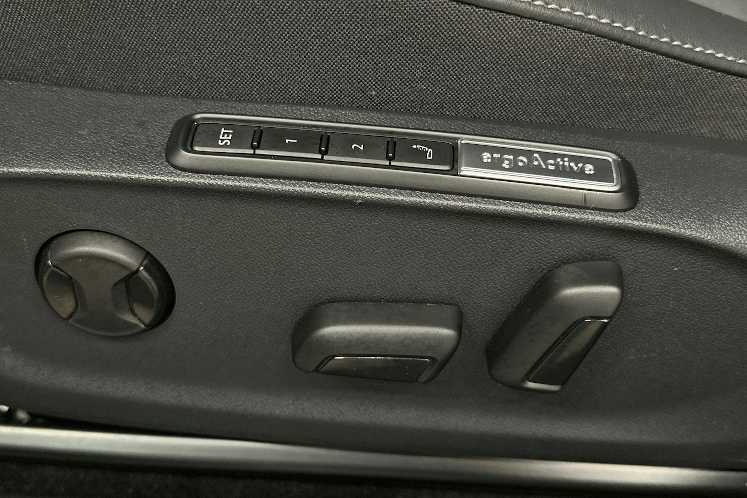 valkoinen Volkswagen ID.7 2025 kuva 21.